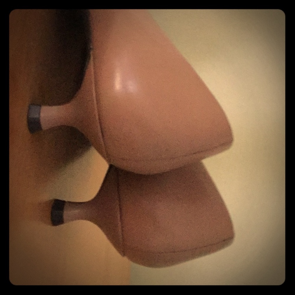 Etienne Aigner shoe With rubber heel